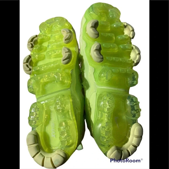 Women’s Nike Air VaporMax Plus Barely Volt Neon Yellow - Picture 10 of 10